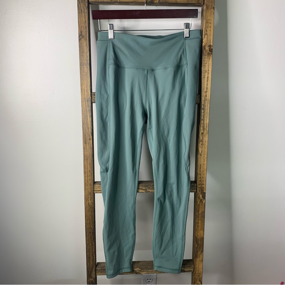 Reebok Womens Capri Seamed Compression Athletic Pants